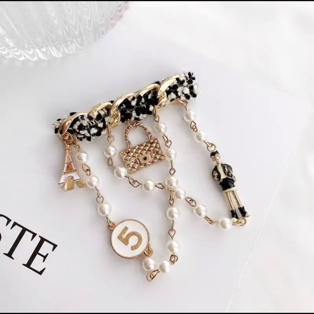 ⚜️✨Beautiful brooch Pin ✨⚜️